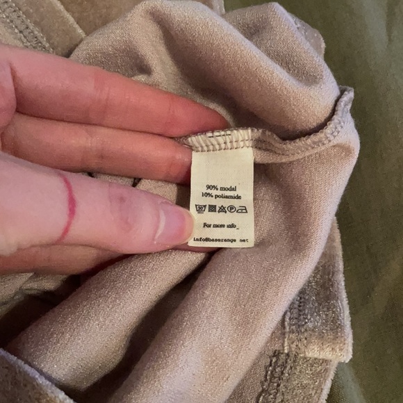 Baserange Omo Short Sleeve Tee NWOT - Picture 4 of 5